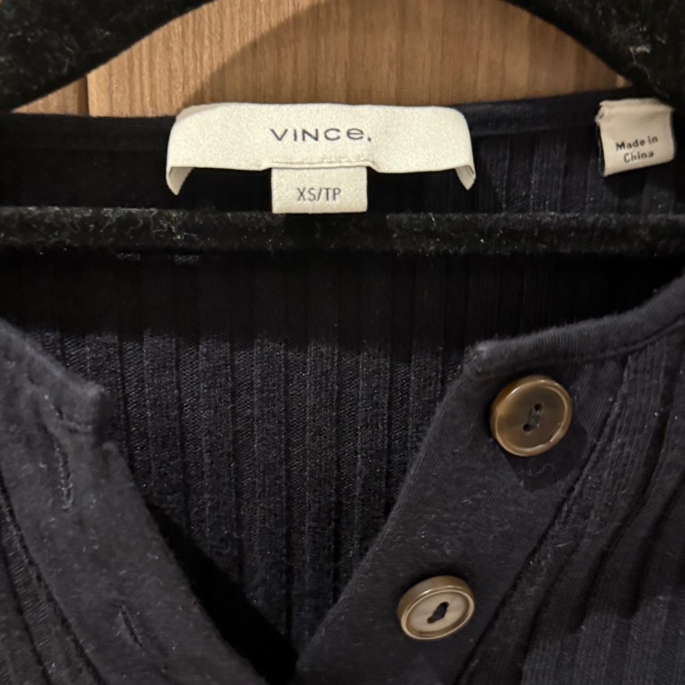 Vince Navy Ribbed Button-Up Top - Picture 2 of 3